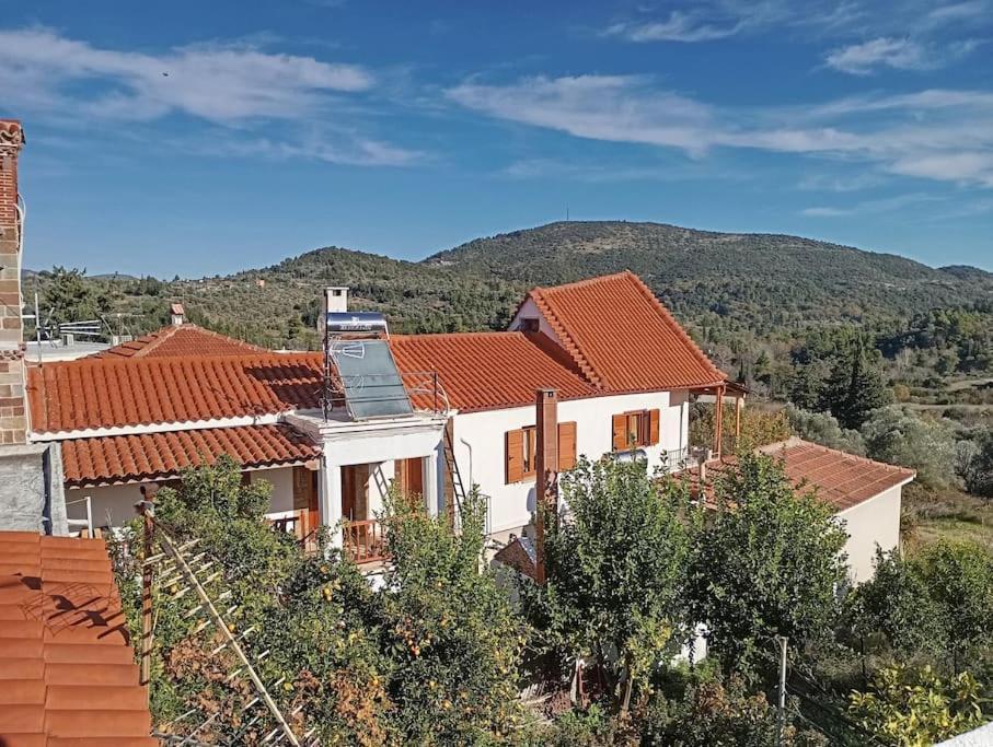 La Nature Konistres Exterior photo